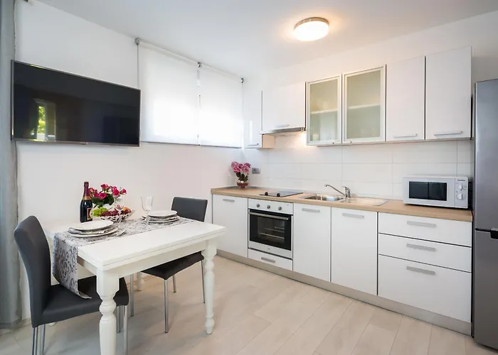 아파트 Sandra 스플리트